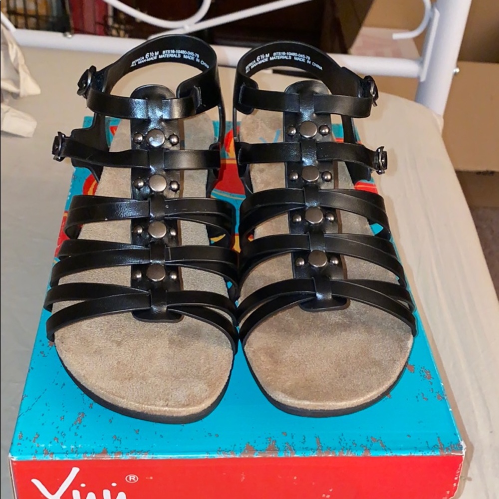 Yuu Heeled Black Sandals Shoes